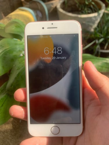 iPhone 7 98% នៅ zin