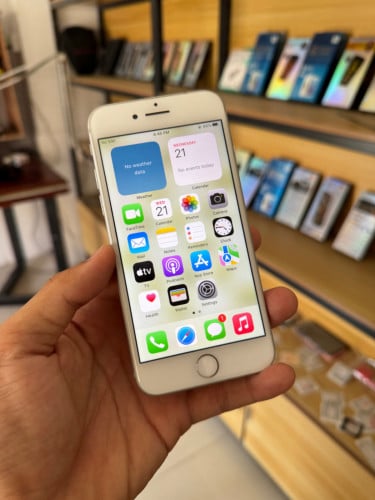 iPhone 8 សាណុំសុីន