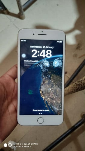 iPhone 8 Plus 64GB ម៉ាសុីន sin ឥវ៉ានស្ទេីរ