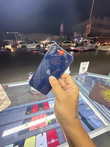 iPhone SE3 ថ្ម100% ណែន