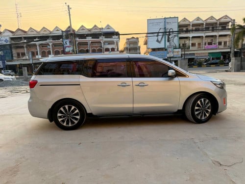 Kia carnival 2015