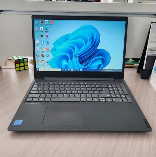 Lenovo V15