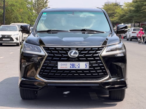 Lexus LX570 ឆ្នាំ2013ឡើងទៅ2021 Kuro V8 សាំង ម្ចាស់ដើម ធានាឡានស្អាត