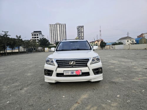 Lexus lx570