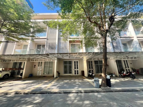 Link B for rent at borey Chip Mong land sensok price 800$ - Fully Furnished