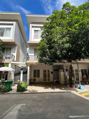 Link Villa LC2 for Rent in Borey Penghouth Boeung Snor