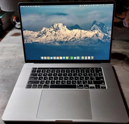 MacBook Pro 16-inch 2019 ស្ទើរតួរតិច