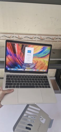 Macbook Pro2017-256G Silver