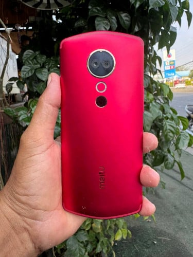 Meitu 6g/128g Global(វៃដូរបាន)👉$90