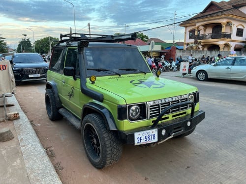 Mini Mitsubishi Montero 7000$