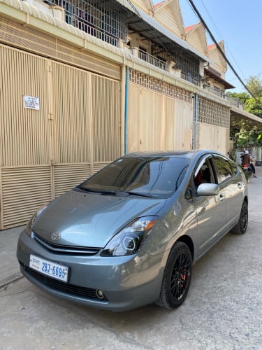Prius​ 05​ h Full