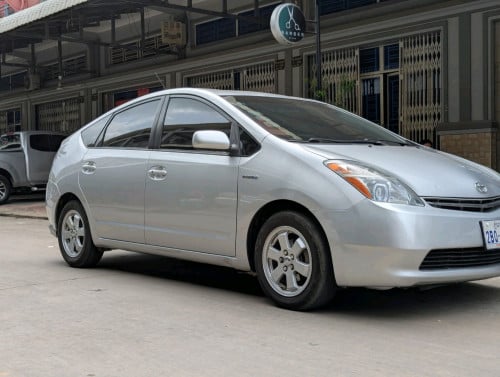 Prius 06HF ពិន្ទុខ្ពស់ ឡានមុខក្រោយស្អាតអត់បុក បាតខ្ចីអត់ច្រេះ អាគុយឆ្នាំខ្ពស់ABSល្អ តំលៃ 9900$