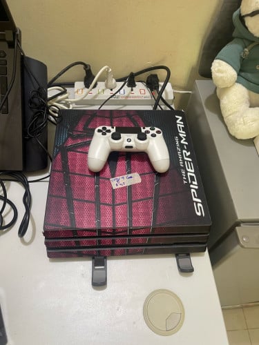 Ps4 pro(Black) JB 1T full games 215$ ដាច់ លេងអត់ក្តៅ សំលេងស្ងាត់💕