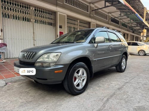 RX300 ឆ្នាំ 2002 / ប៉ុង 1