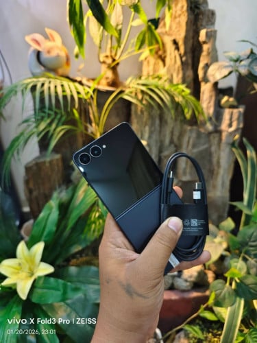 Samsung galaxy Z flip 7/ram12/512G/(Sim1+Esim1)