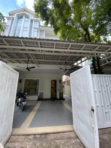 Twin Villa for rent at Borey Chipmong SenSok near Aeon2 mall