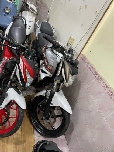 Yamaha Fz150cc 2016 New90%មានពន្ធកាតគ្រីស្លាកលេខ