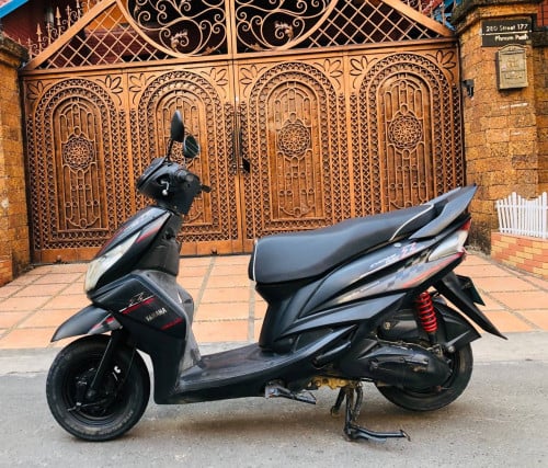 YAMAHA RAYZ 590$ , 110cc , 2015 , Japan have lD card