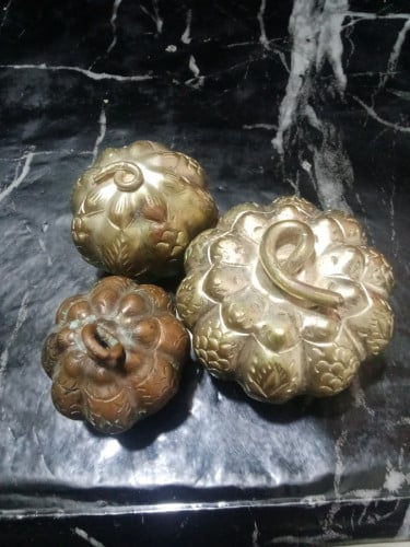 ល្ពៅសាងពីស្ពាន់ ព្រះអង្គ នាងបក់នាងបោយ