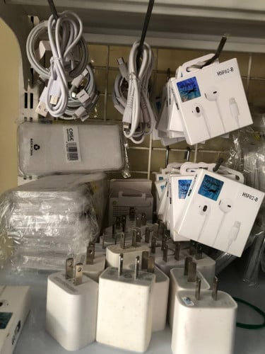 កាស និង ដុំសាកទូរស័ព្ទ