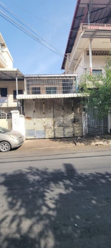 ផ្ទះអាជីវកម្មសំរាប់ជួលម្ដុំផ្សារដេប៉ូ