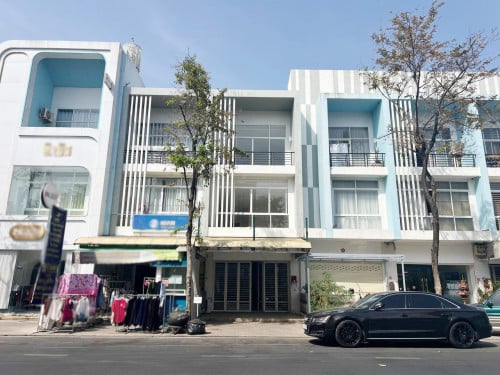 ផ្ទះអាជីវកម្ម សម្រាប់ជួល ក្នុងបុរីប៉េងហួតបឹងស្នោរ