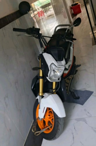 ម៉ូតូលក់