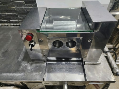 លក់ម៉ាសុីនកិនទឹកអំពៅ 012525406