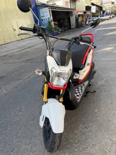 ម៉ូតូ1ទឹក ផ្លាកលេខពេញ