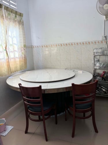 តុធំ1 កៅអី 2 ( អាចអង្គុយបាន 10»12នាក់)