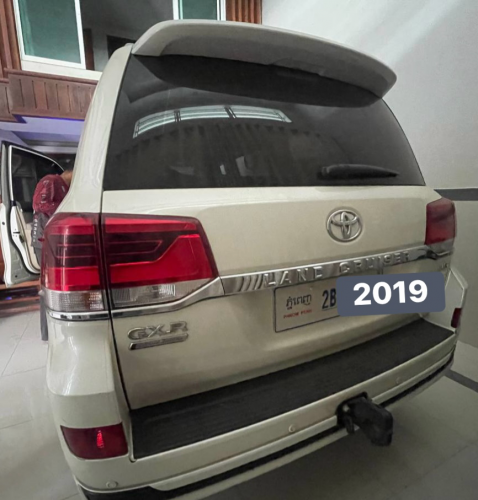 ម្ចាស់ដេីមទី1 ទិញខ្លាញ់គោToyota Lancriser GXR GrandTouring V6 2019 ថ្មីខ្លាំង