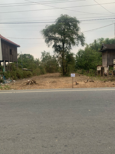 ដីលក់ ទំហ៊ំ 17.5mX80m(ប្លង់រឹង)️ទីតាំងស្ថិតនៅភូមិសណ្តាន់ឃុំសណ្តាន់ស្រុកសំបូរខេត្តក្រចេះ
