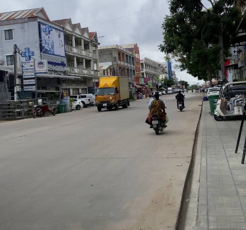 ដីលក់ (ផ្លូវ2011)សង្កាត់ក្រាំងធ្នង់ ខណ្ឌសែនសុខ