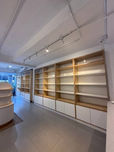 ទូសម្រាប់លក់ តម្លៃ $45 ទទឹង1ម៉ែត.កំពស់2.43ម៉ែត (មាន7ទូ)