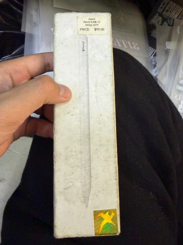 មាន ប៊ិច Apple pen Type C ស្អាតដូចថ្មី កញ្ចាស់តែ សំបកទេ