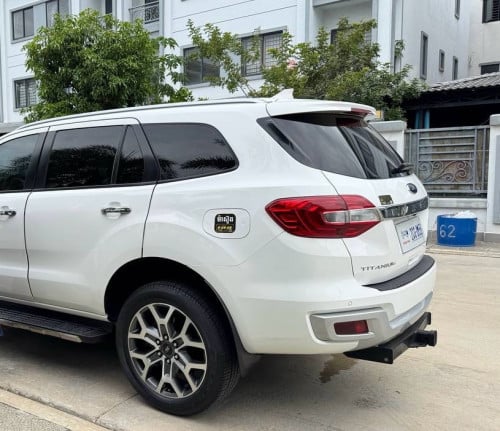 ម្ចាស់ផ្ទាល់ Ford Everest Titanium 2021