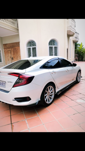 ថ្មីណាស់ Honda Civic full 2018 4 មុឺនគីឡូ