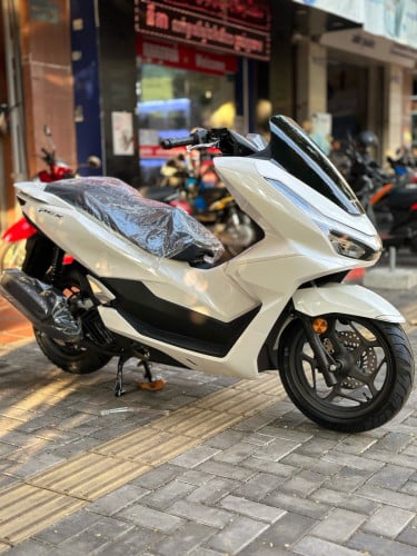 វៃដូរ បង់រំលស់ HONDA PCX 125cc ឆ្នាំ2026 ថ្មីបកកេសក្រុមហ៊ុន100%