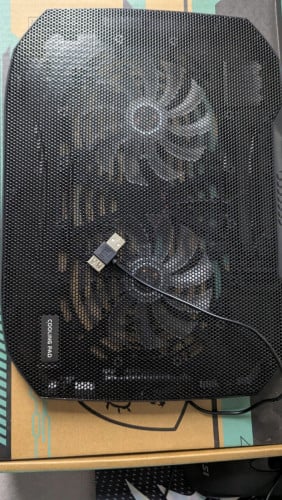 កង្ហារក្រោម laptop