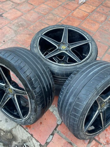 យ៉ាន់ Prius រង្វង់ 18