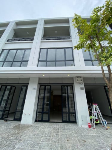 ផ្ទះប្រភេទShophouse ថ្មីសំរាប់ជួល នៅគំរោងជីបមុង6A ស្ពានទី4