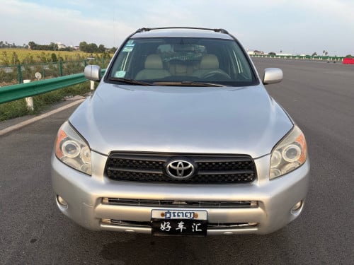 រថយន្ត Toyota RAV4 ឆ្នាំ 2006 ងាយស្រួលជួសជុល និងសន្សំសំចៃប្រេង តម្លៃអាចចរចាបាន