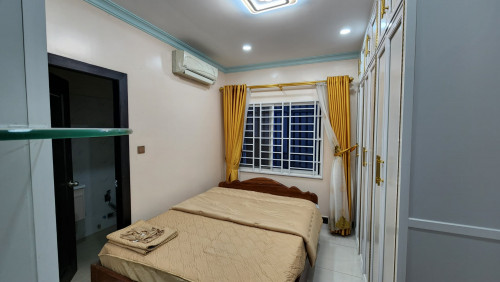 2 beds, 2 baths, Tuol Sleng