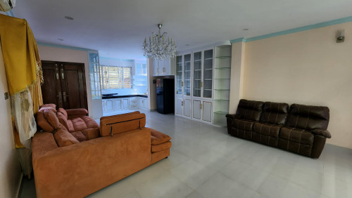 2 beds, 2 baths, Tuol Sleng