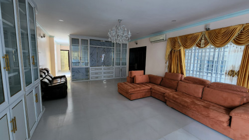 2 beds, 2 baths, Tuol Sleng