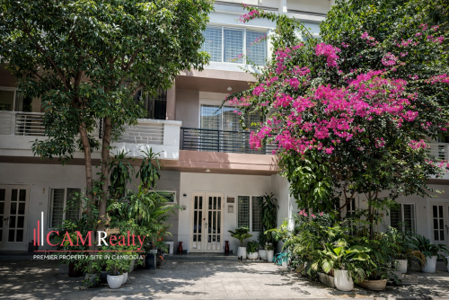 3 Bedrooms LC2 Villa For Sale In Peng Huoth Beoung Snor