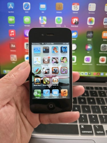 4s 32g ថ្មកាន់១០ថ្ងៃ អត់ដើរហូម