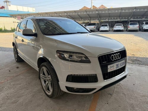 Audi Q7 2012 full