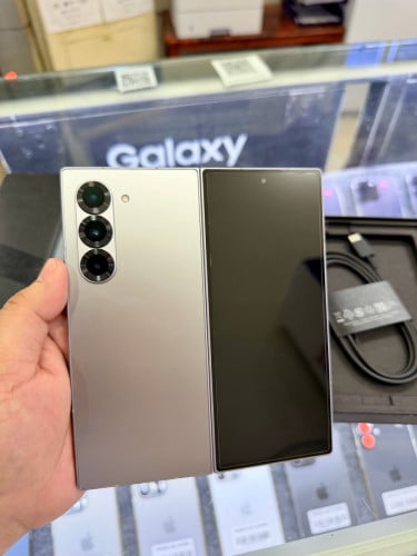 Fold6 256G ក្រុមហ៊ុន សុីម2ស្អាត មានប៊ិច ខេសហ្សុីន