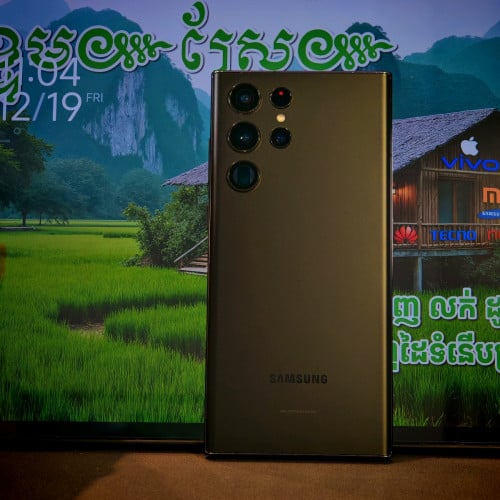 Galaxy S22 Ultra 5G Sim2 (វ៉ៃដូរបាន)មានធានាច្បាស់លាស់ត្រឹមត្រូវ